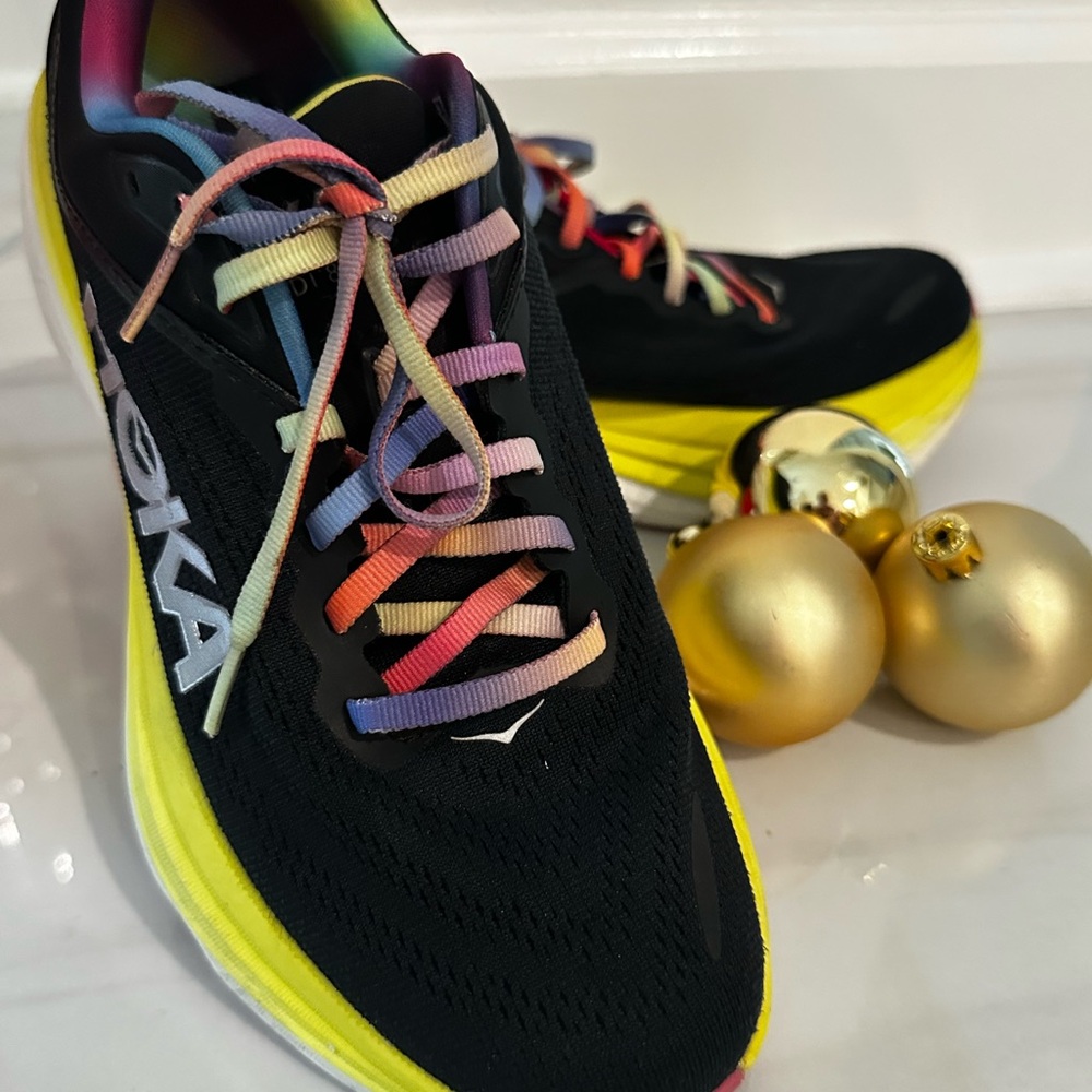 Hoka One One Bondi 8, Multicolor Lace Black and Yellow Sneakers. Woman size 8.5